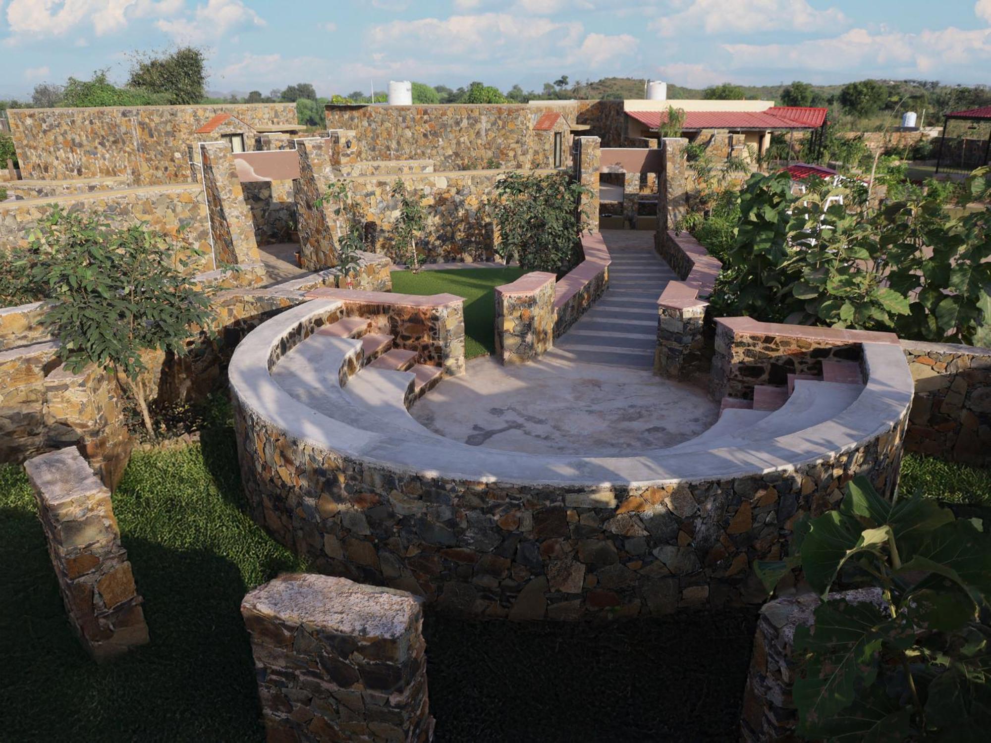 Farm stay Meladin Sariska *